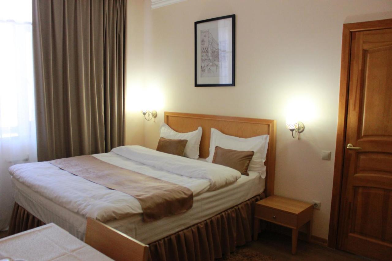 Atb Grand Hotel Atyrau Exterior photo
